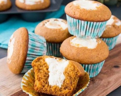 Easy Pumpkin Cream Cheese Muffins For Fall suggested serving