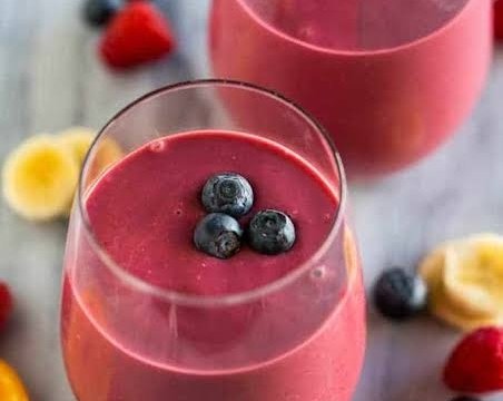 Easy Back to School Breakfast Fruit Smoothie suggested serving