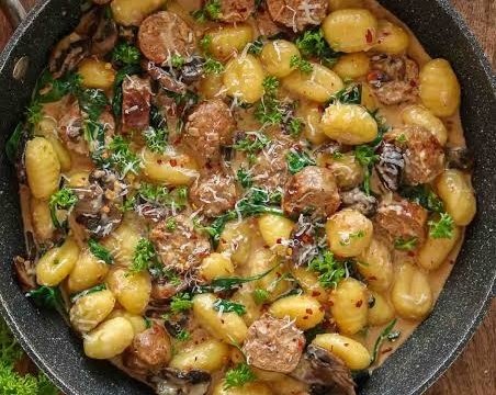 Easy Creamy Garlic Parmesan Sausage and Gnocchi suggested serving